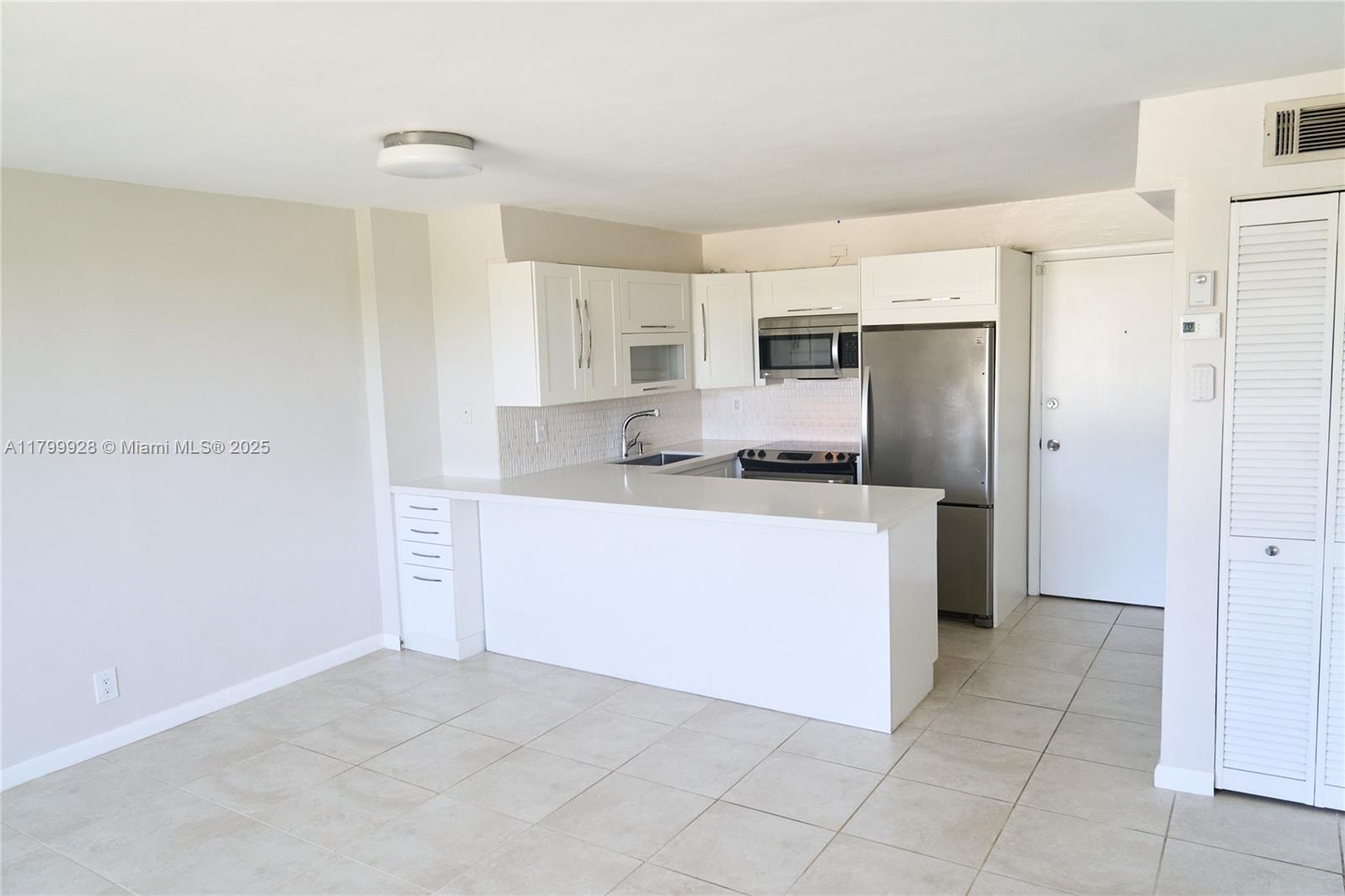 3000 N Ocean Blvd 407