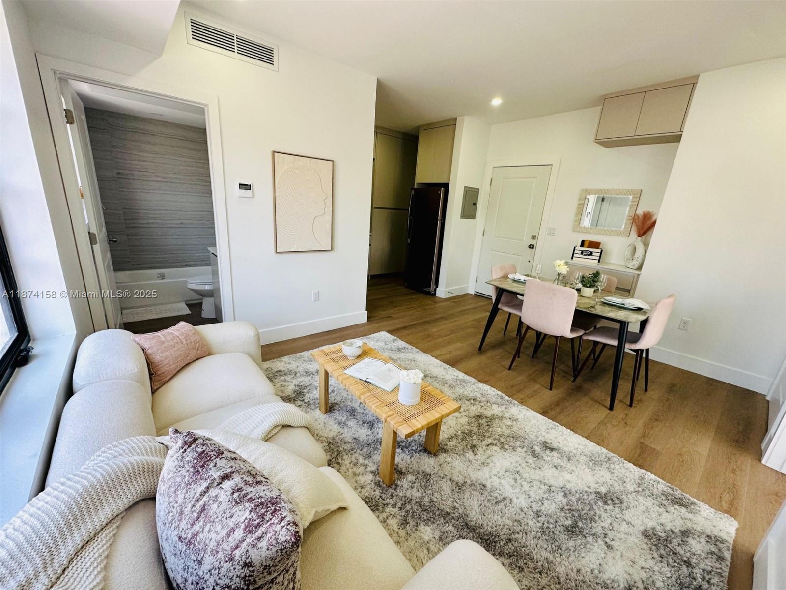 POLO CONDO - Residential