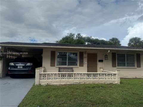 2605 NW 55th St Tamarac FL 33309
