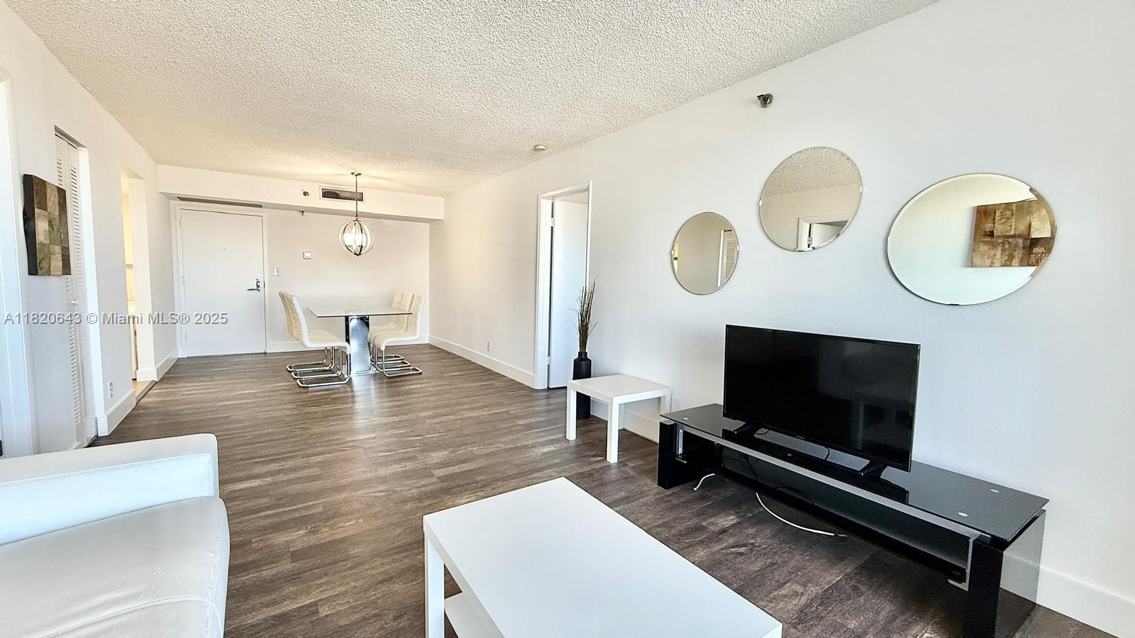 PARC CENTRAL AVENTURA EAS - Residential Lease