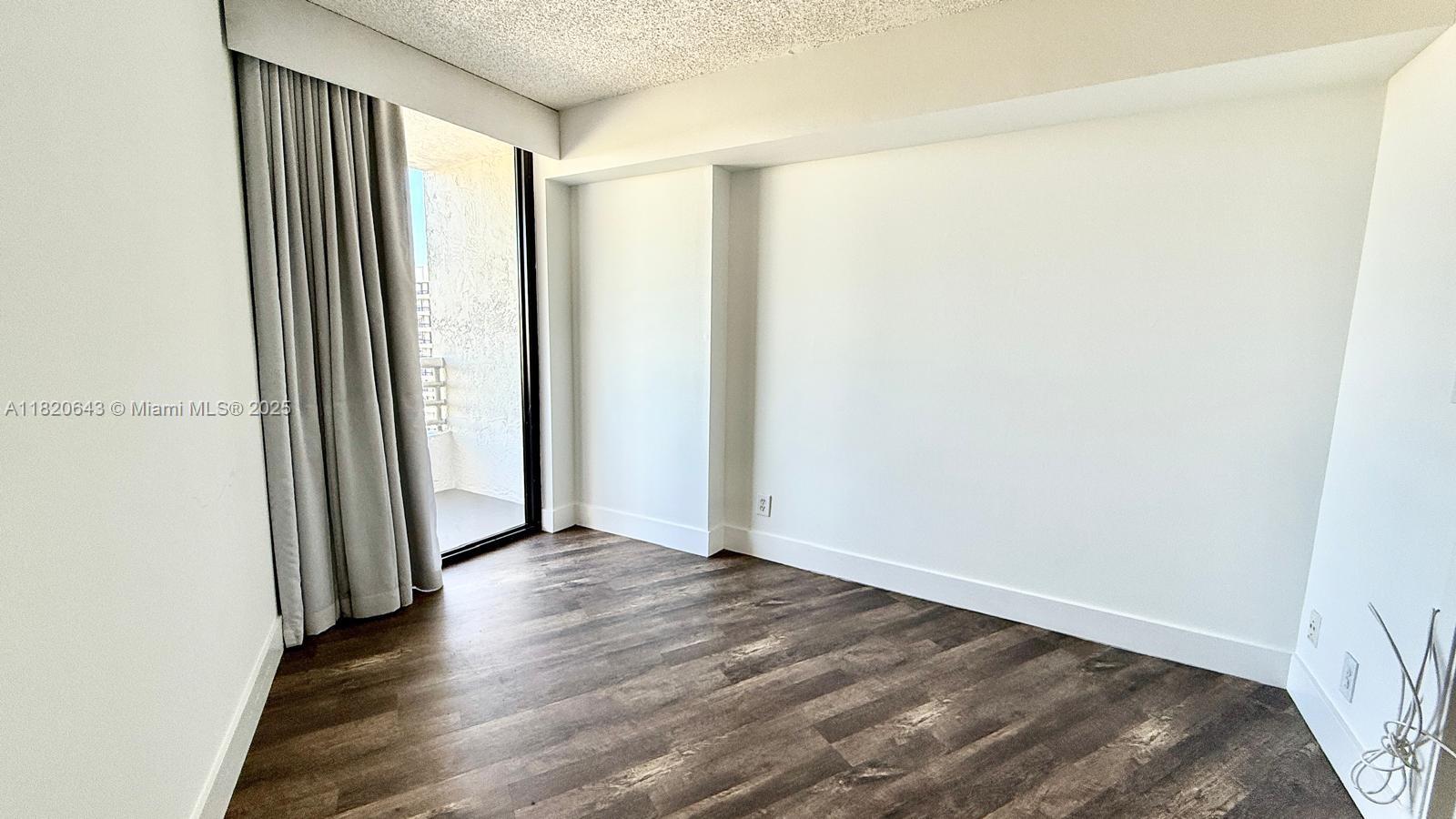 PARC CENTRAL AVENTURA EAS - Residential Lease