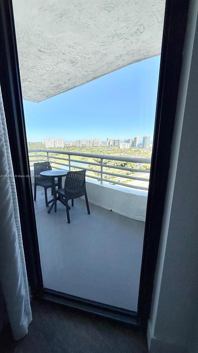 PARC CENTRAL AVENTURA EAS - Residential Lease