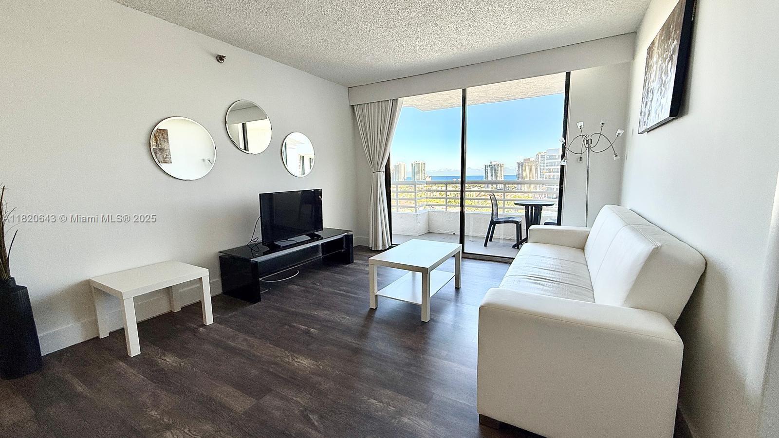 PARC CENTRAL AVENTURA EAS - Residential Lease