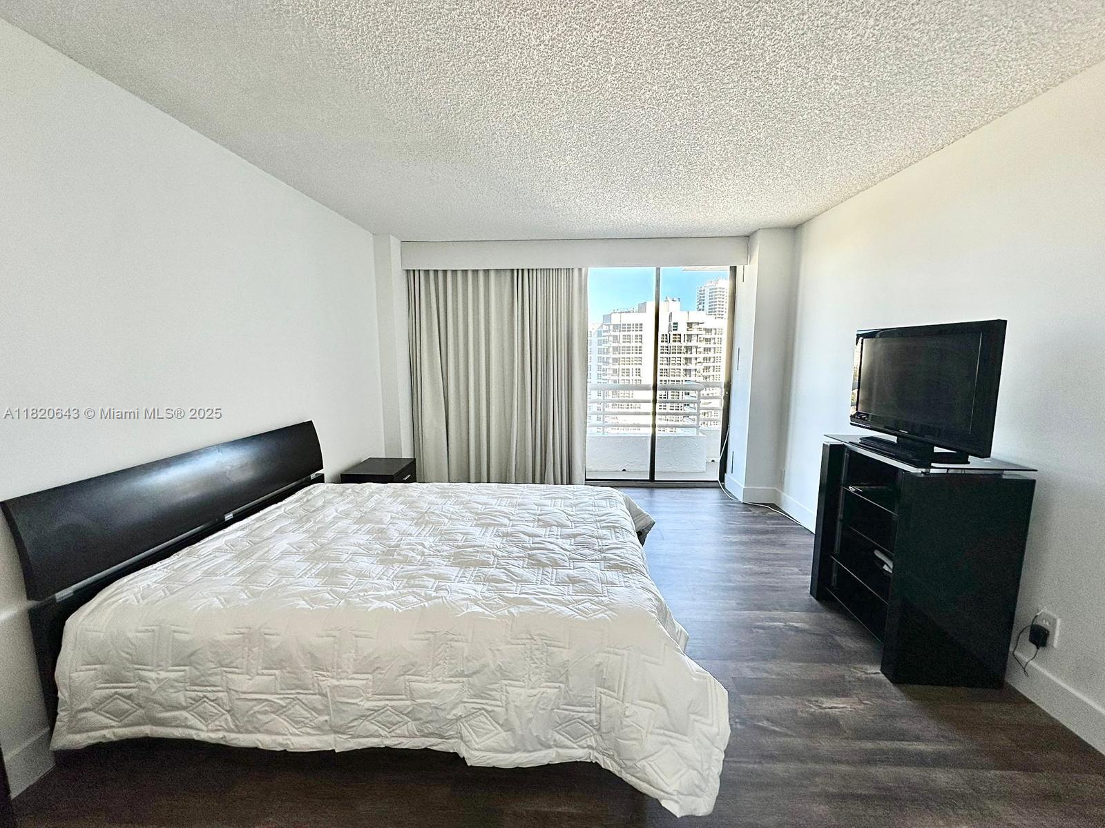 PARC CENTRAL AVENTURA EAS - Residential Lease