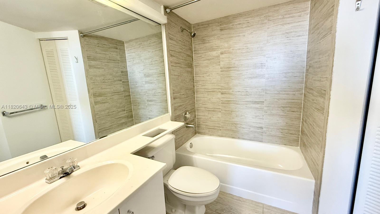 PARC CENTRAL AVENTURA EAS - Residential Lease