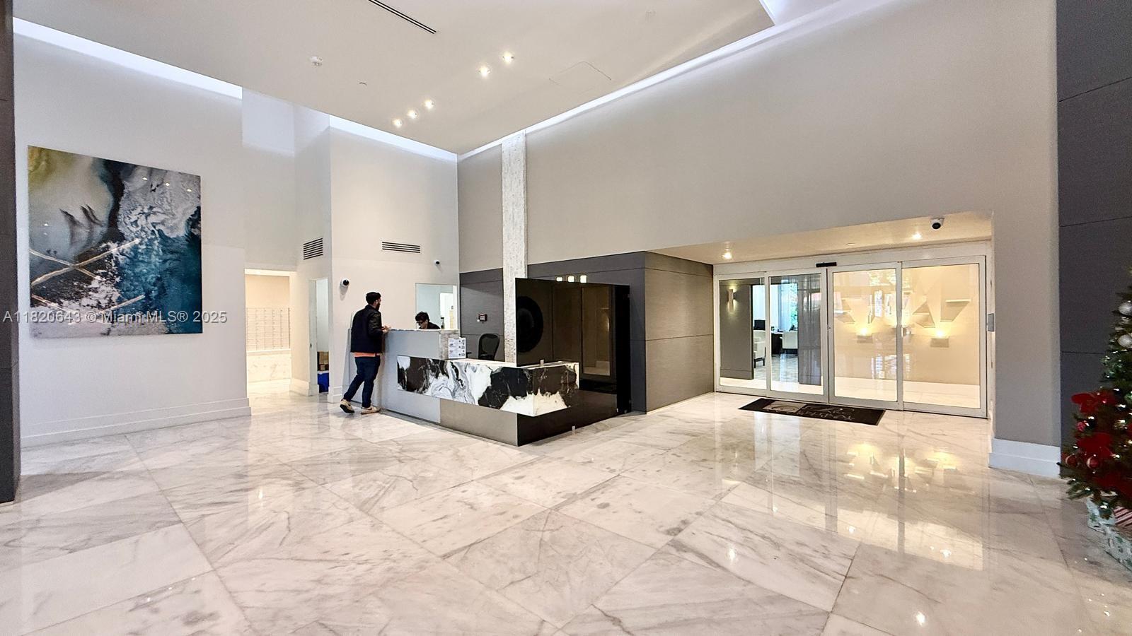 PARC CENTRAL AVENTURA EAS - Residential Lease