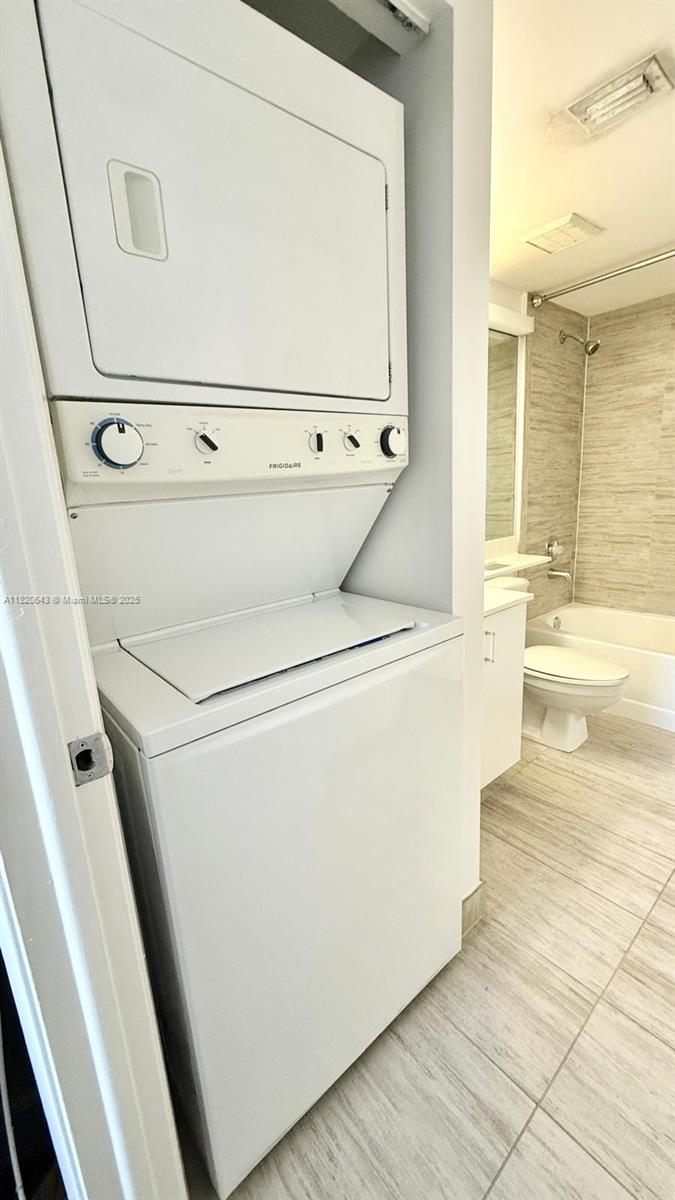 PARC CENTRAL AVENTURA EAS - Residential Lease