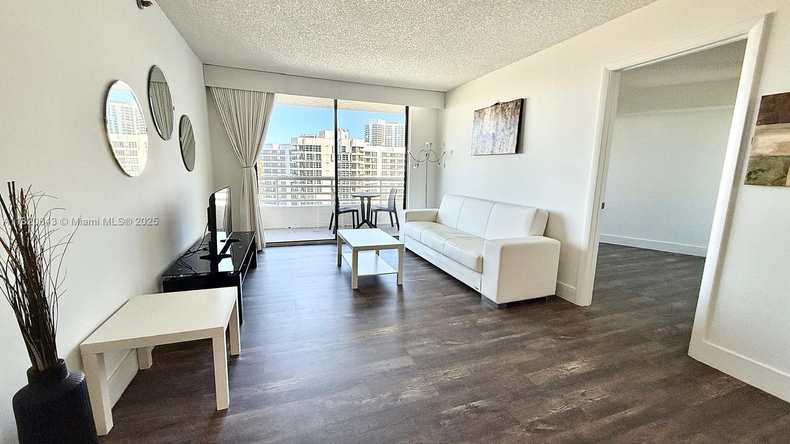 PARC CENTRAL AVENTURA EAS - Residential Lease