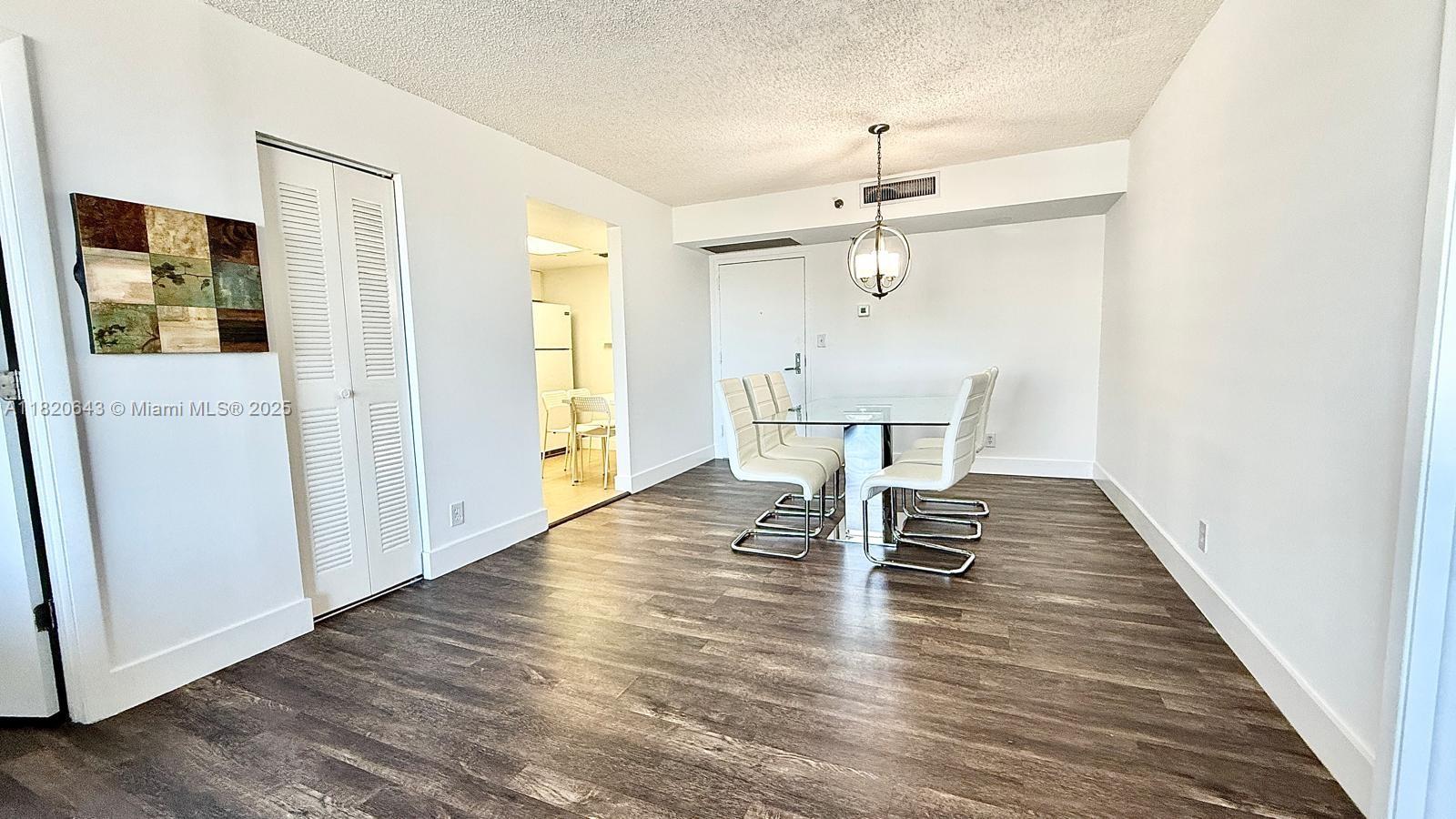 PARC CENTRAL AVENTURA EAS - Residential Lease