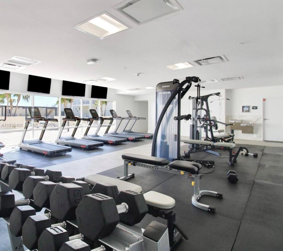 ISLANDS AT DORAL 1ST ADDI - Residential