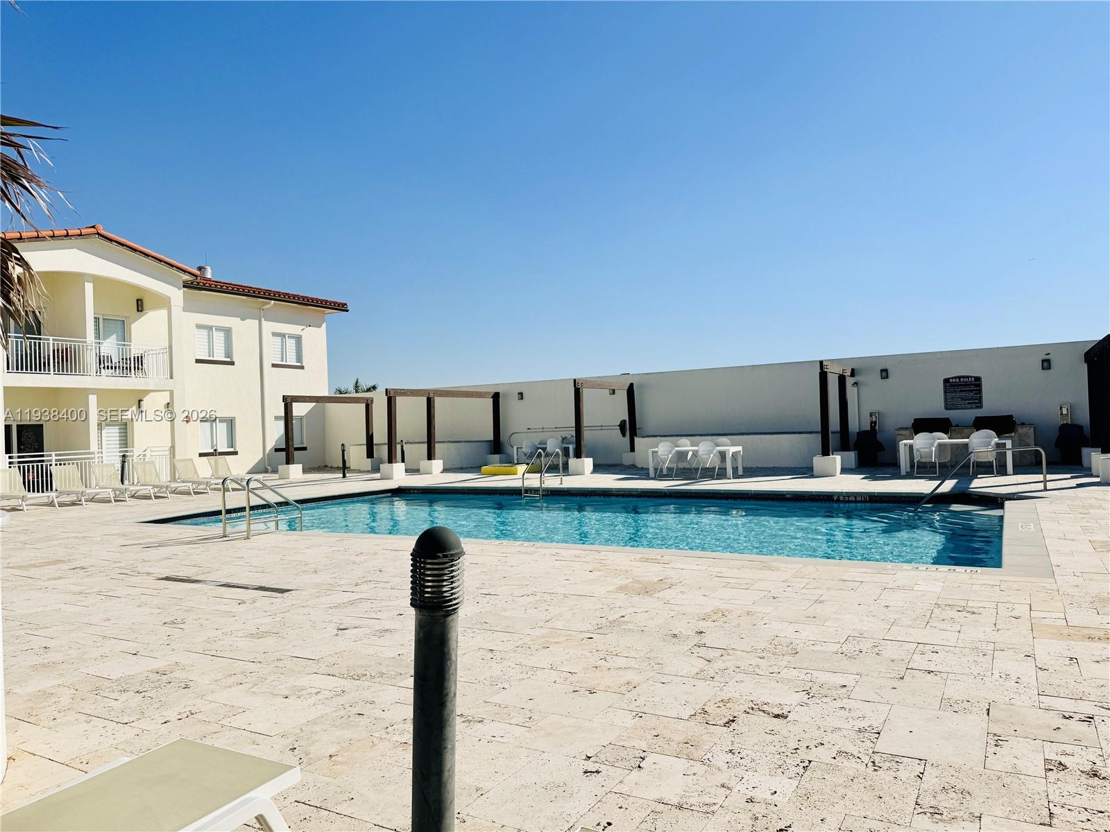 ISLANDS AT DORAL 1ST ADDI - Residential