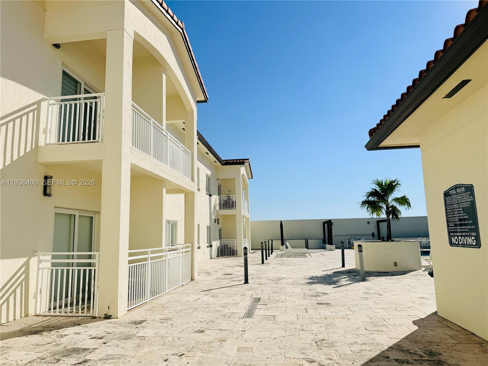 ISLANDS AT DORAL 1ST ADDI - Residential