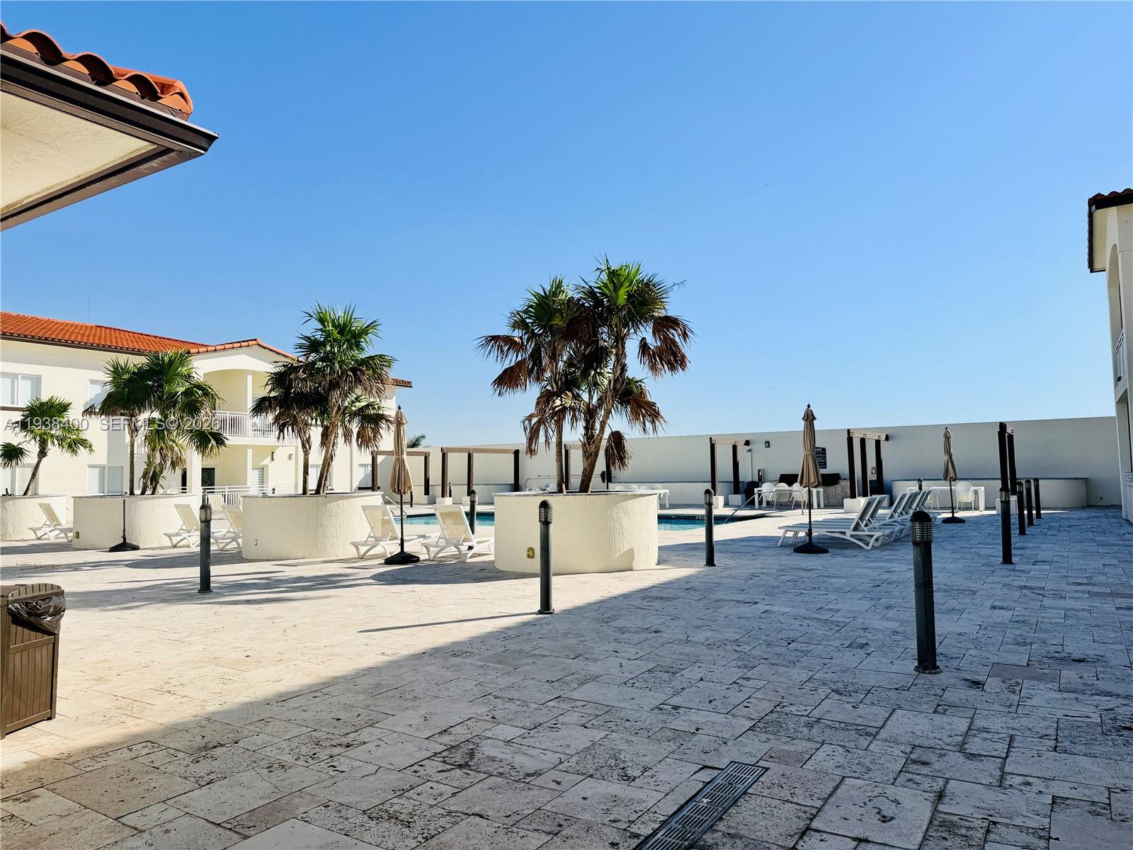 ISLANDS AT DORAL 1ST ADDI - Residential