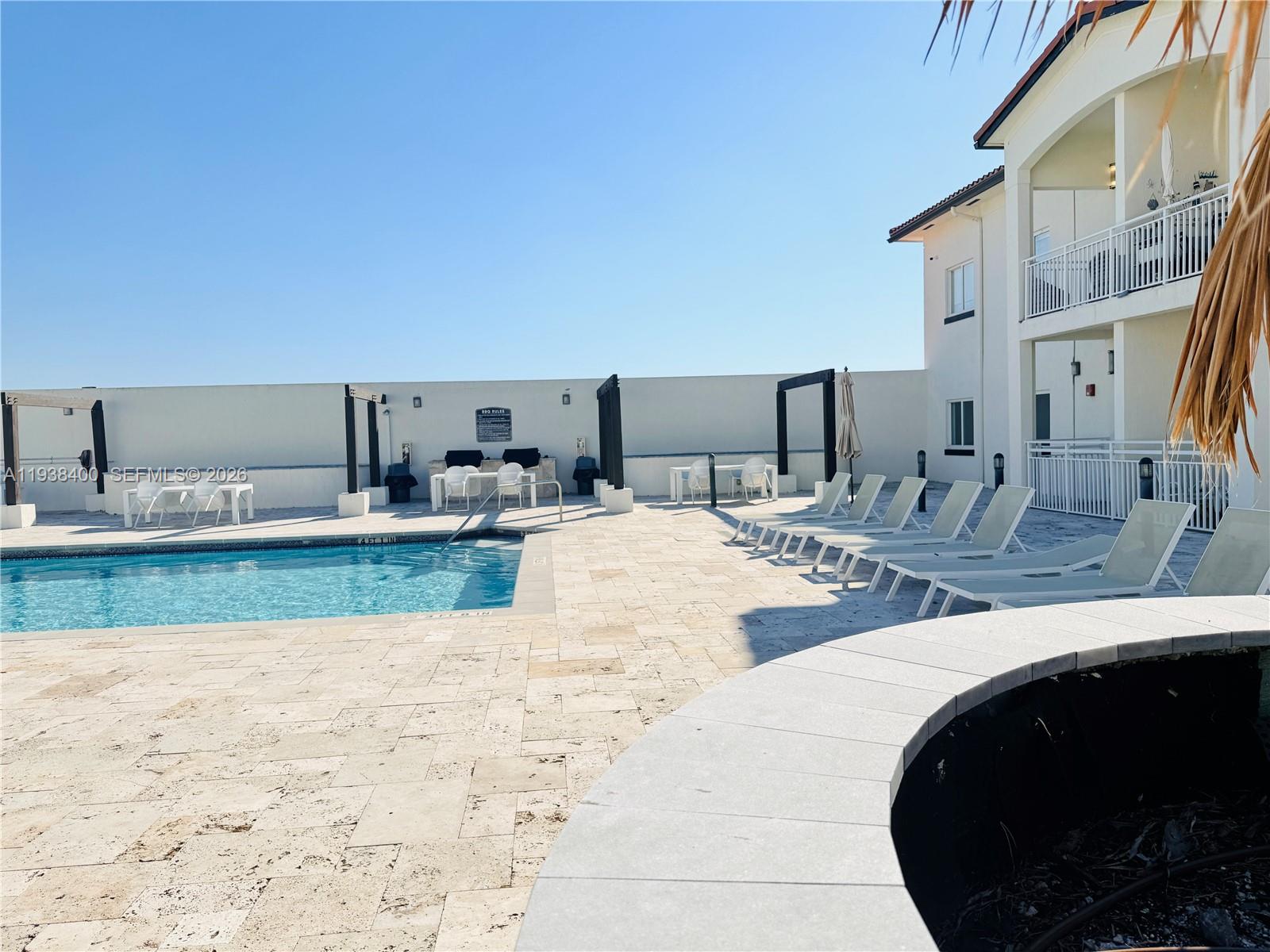 ISLANDS AT DORAL 1ST ADDI - Residential