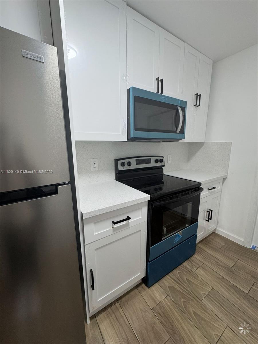 617 Nw 3rd Ave A, Hallandale Beach, Broward County, Florida - 3 Bedrooms  
2 Bathrooms - 