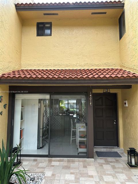 3915 Adra Ave F-46A Doral FL 33178