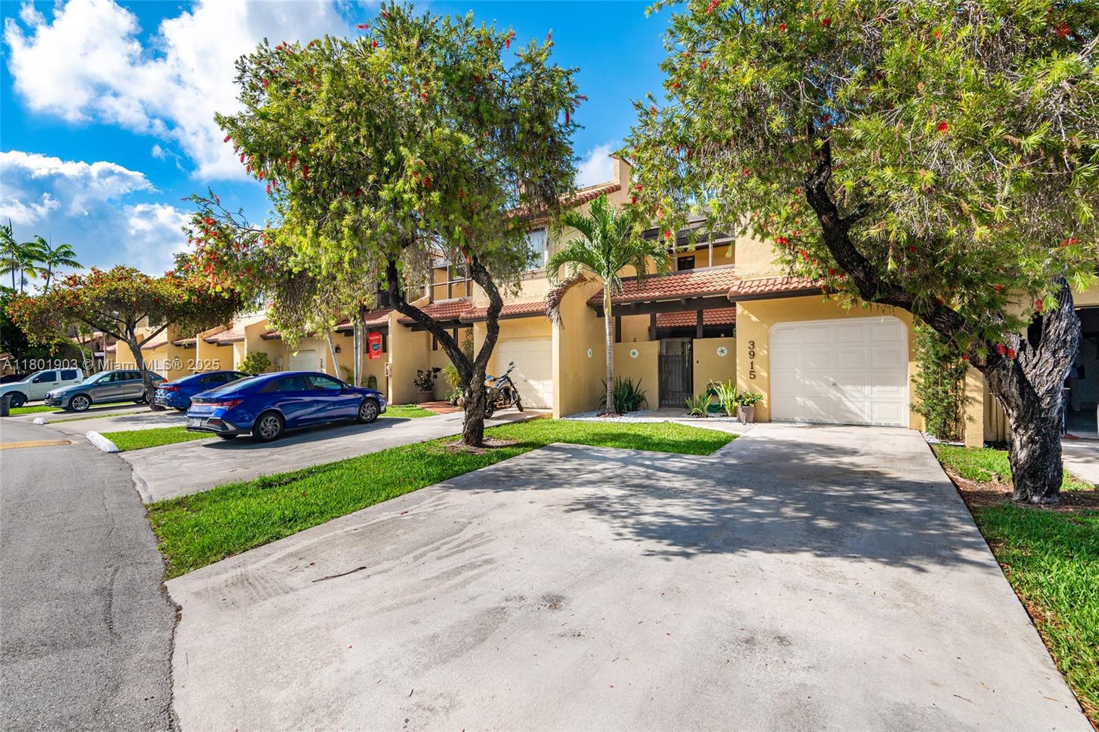 3915 Adra Ave F-46A, Doral, Miami-Dade County, Florida - 3 Bedrooms  
3 Bathrooms - 