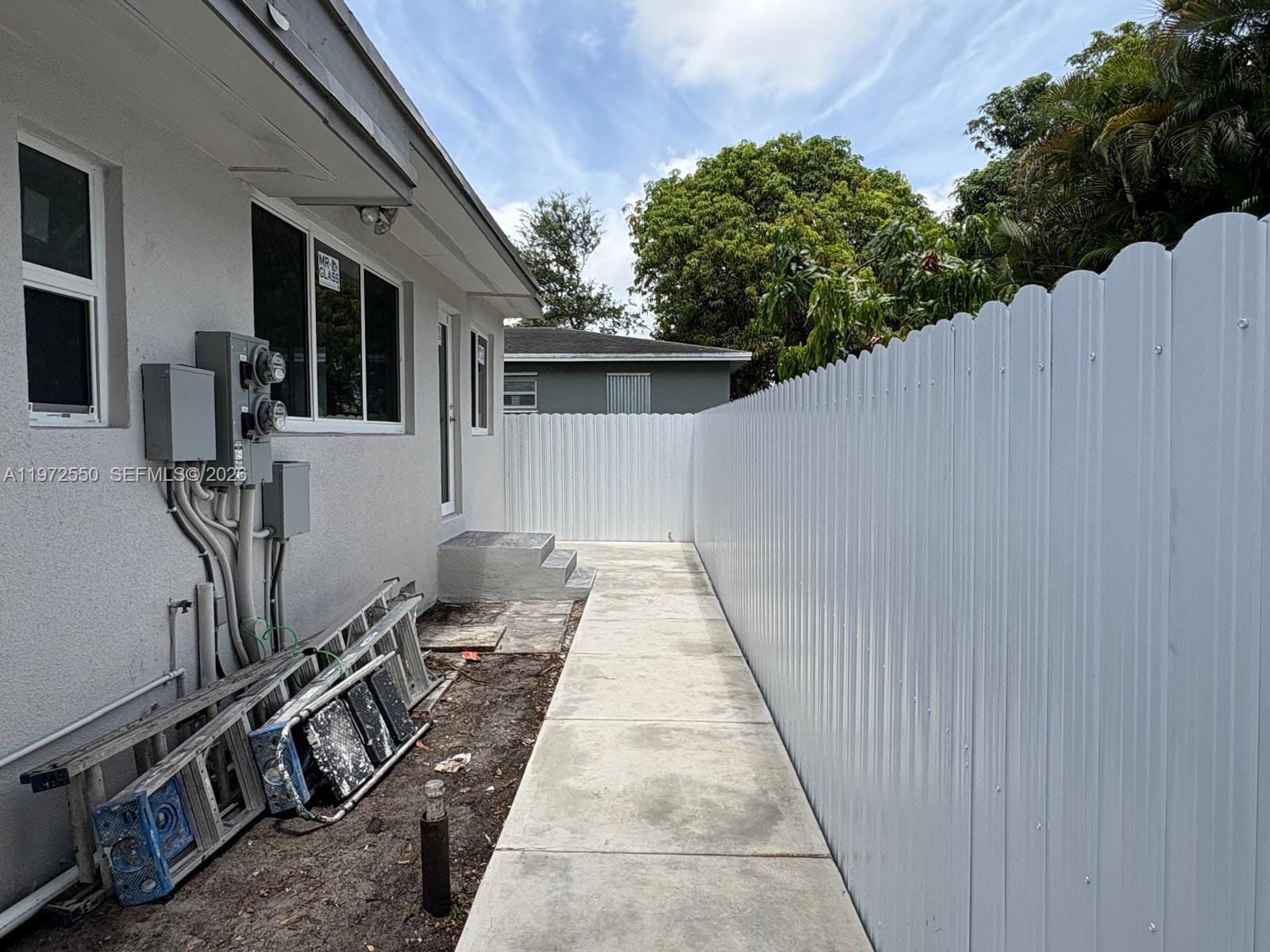 SEMINOLE LAWNS - Residential Lease