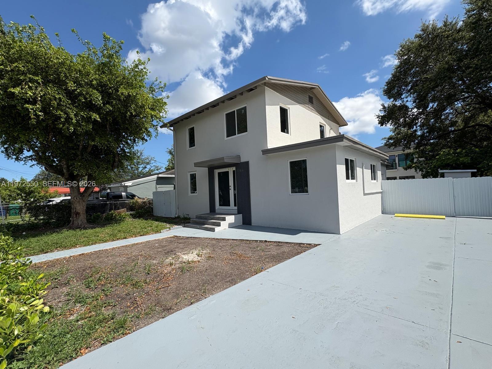 SEMINOLE LAWNS - Residential Lease