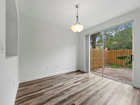 Tiny photo for 1464 SE 26th Ave, Homestead, FL 33035 (MLS # A12006632)