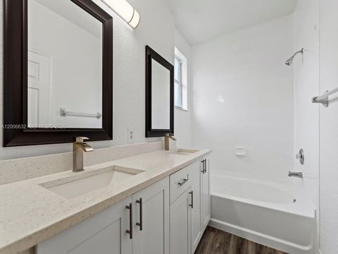 Tiny photo for 1464 SE 26th Ave, Homestead, FL 33035 (MLS # A12006632)