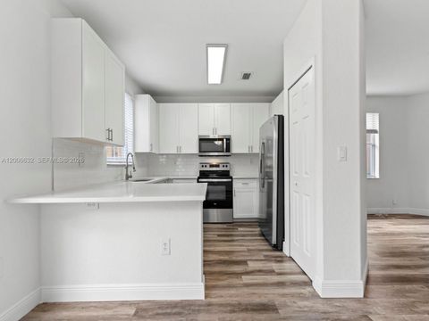 Tiny photo for 1464 SE 26th Ave, Homestead, FL 33035 (MLS # A12006632)