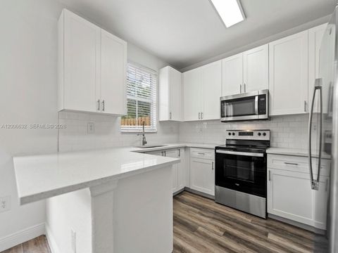 Tiny photo for 1464 SE 26th Ave, Homestead, FL 33035 (MLS # A12006632)