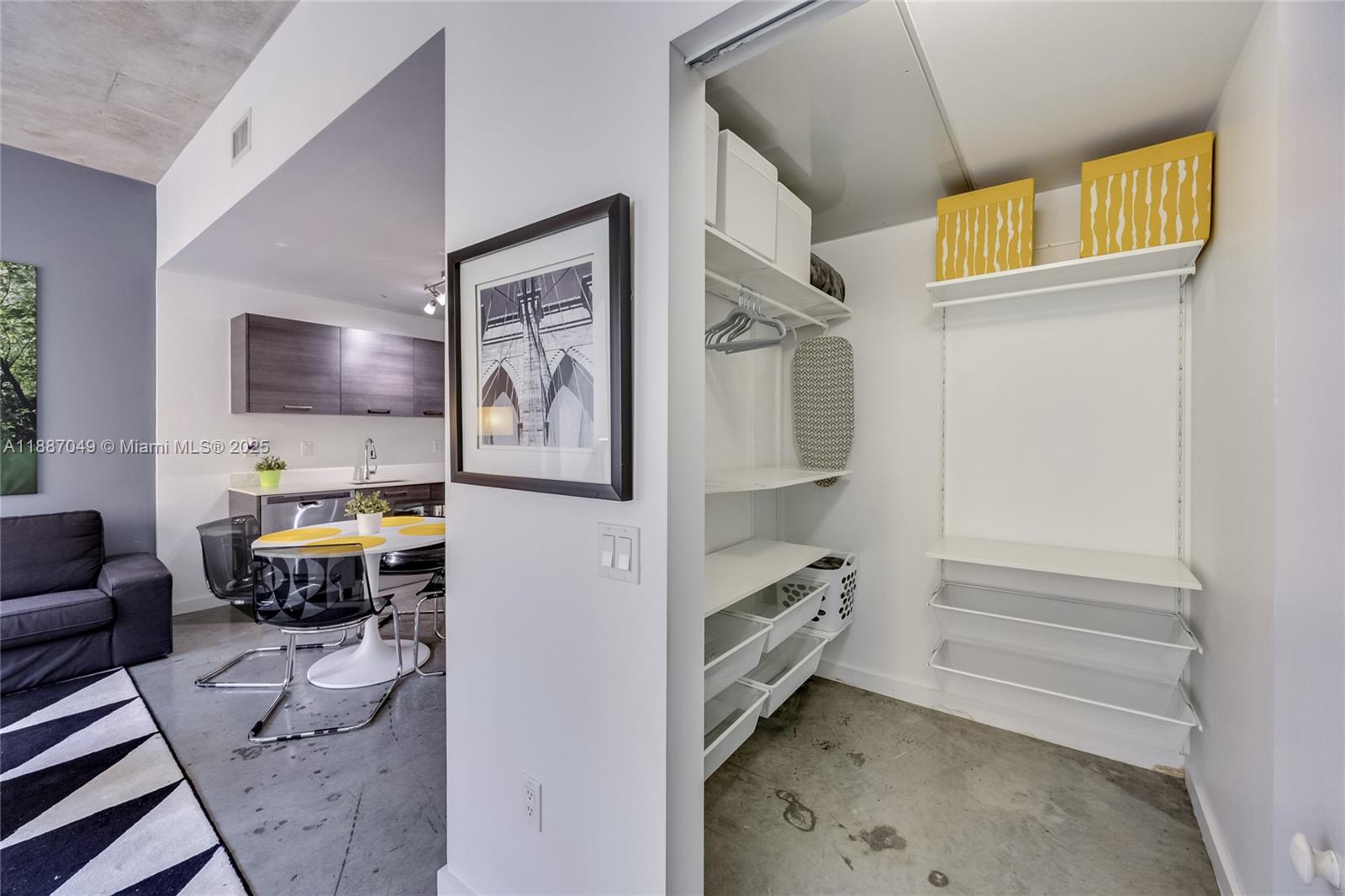 151 SE 1st St 1003