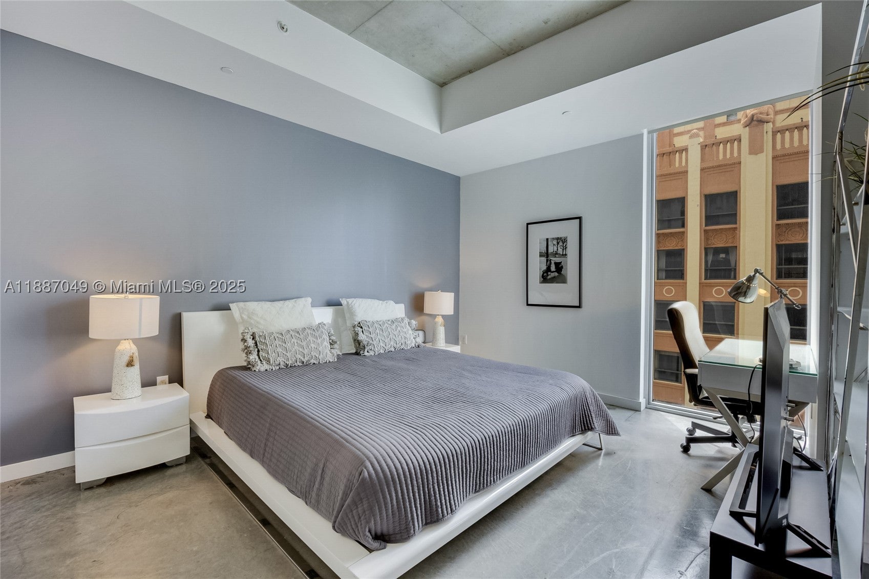 151 SE 1st St 1003