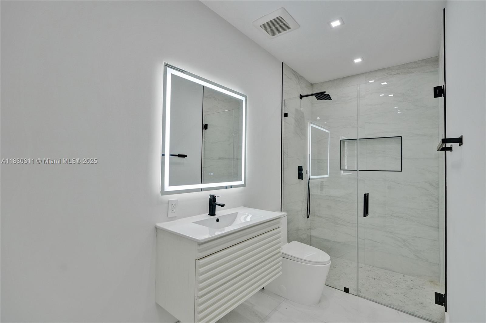 SKYLAKE MANORS - Residential