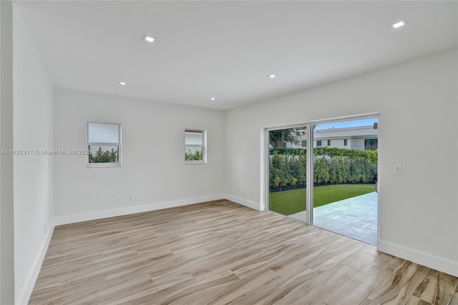 SKYLAKE MANORS - Residential