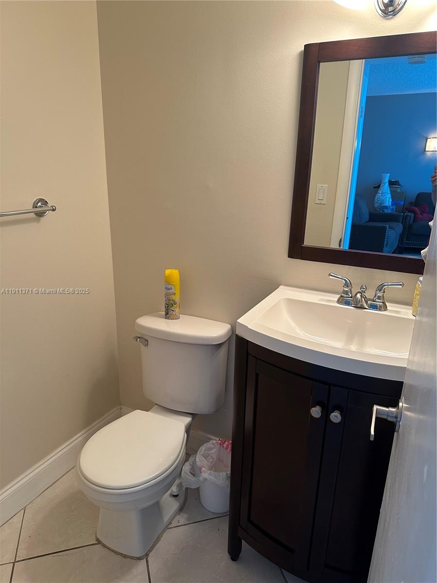 ASHLEIGH HOUSE CONDO - Residential Lease