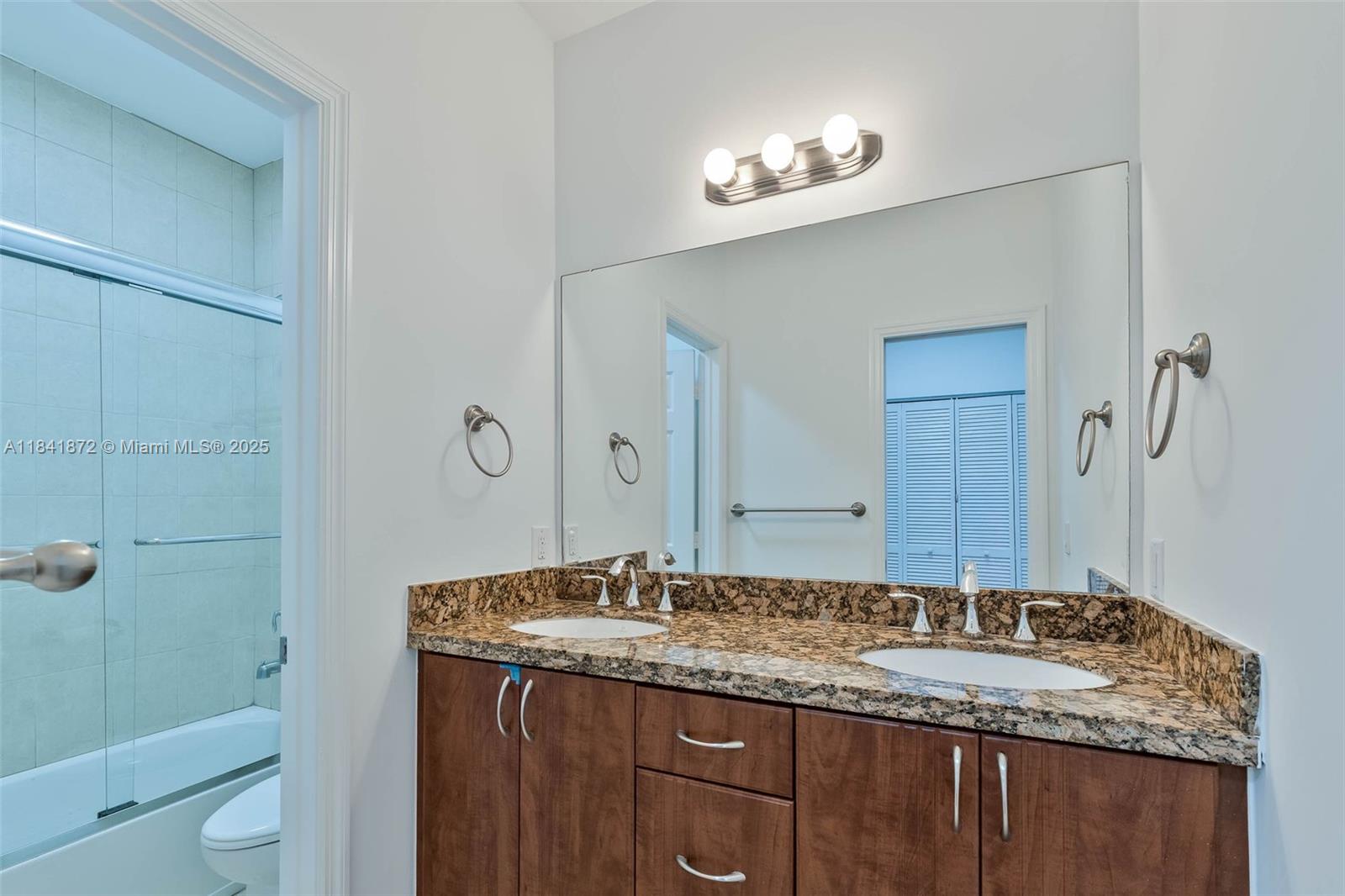 ENCHANTED GROVE VILLAS CO - Residential Lease