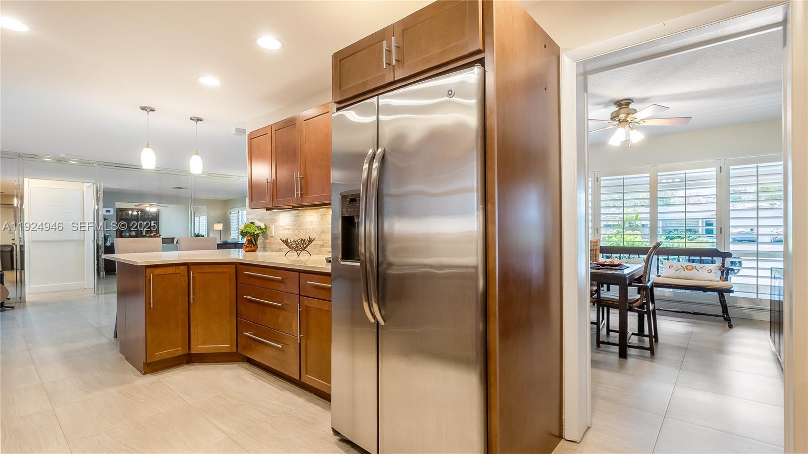 HOLLYWOOD HILLS - Residential