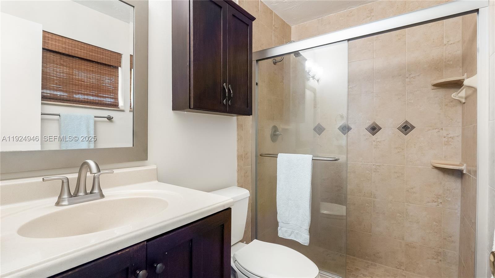 HOLLYWOOD HILLS - Residential