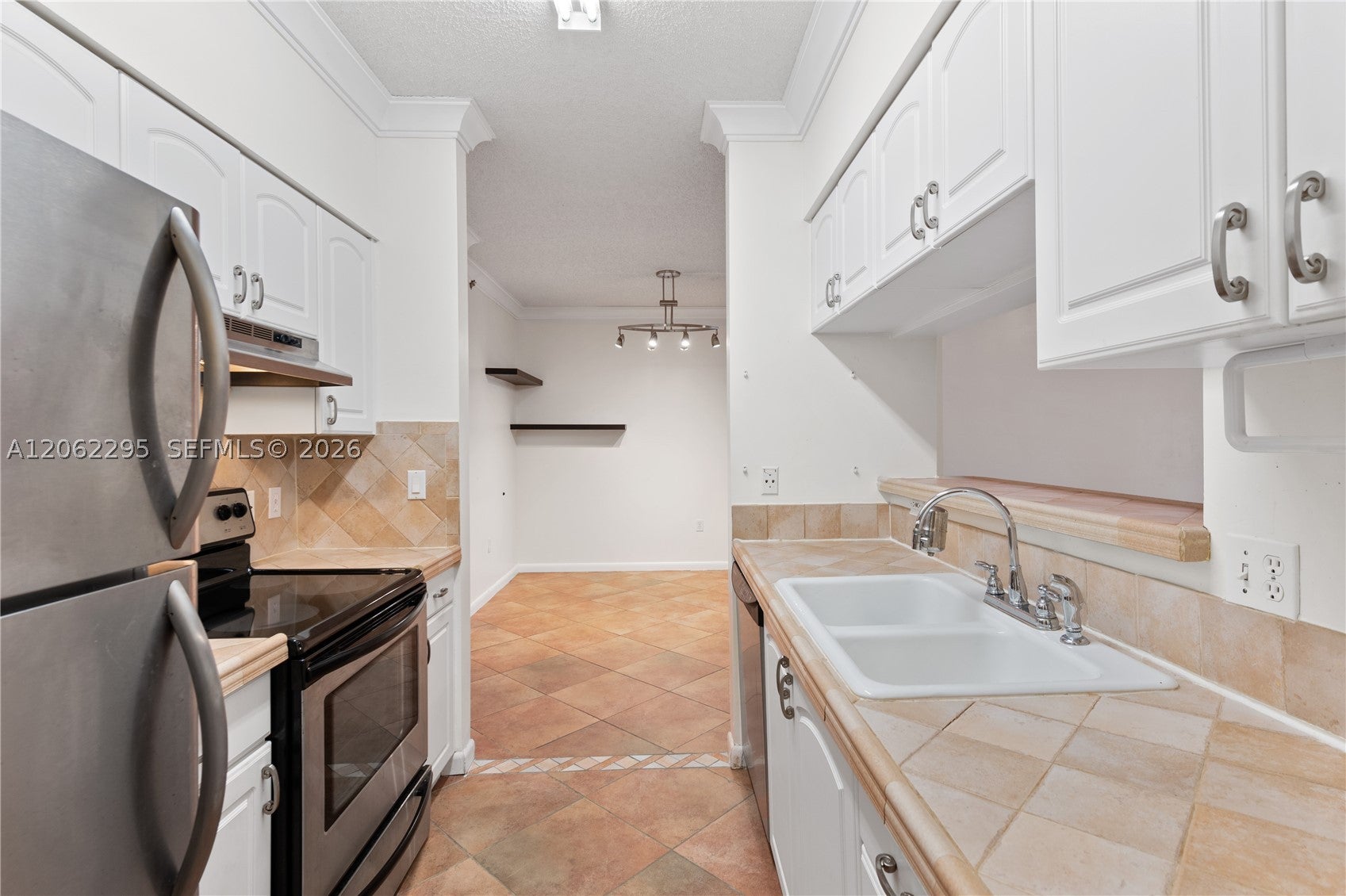 19701 E Country Club Dr 5105
