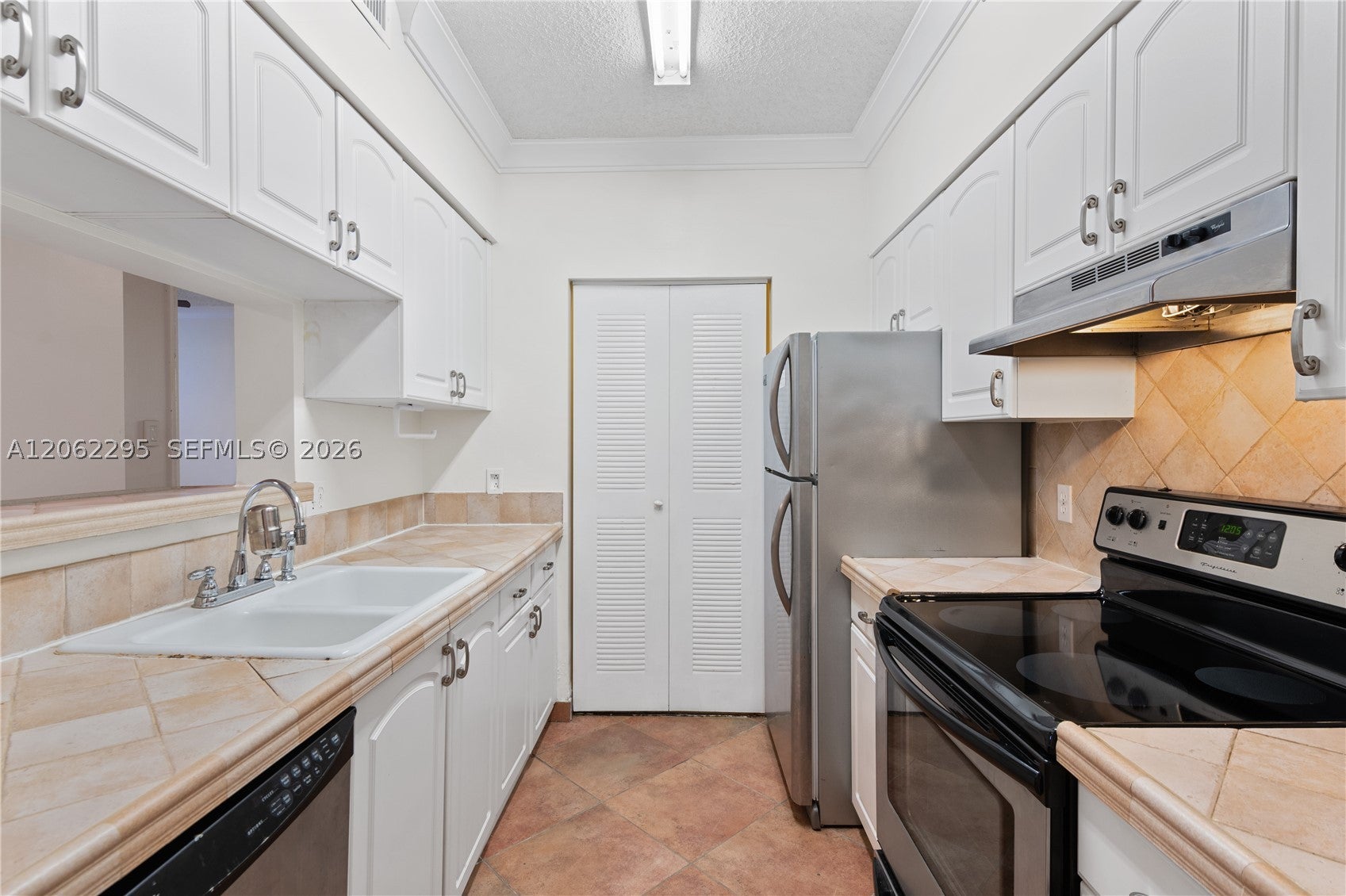 19701 E Country Club Dr 5105