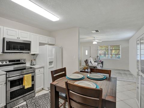 Single Family Residence in Tamarac FL 4925 52nd Ct 8.jpg