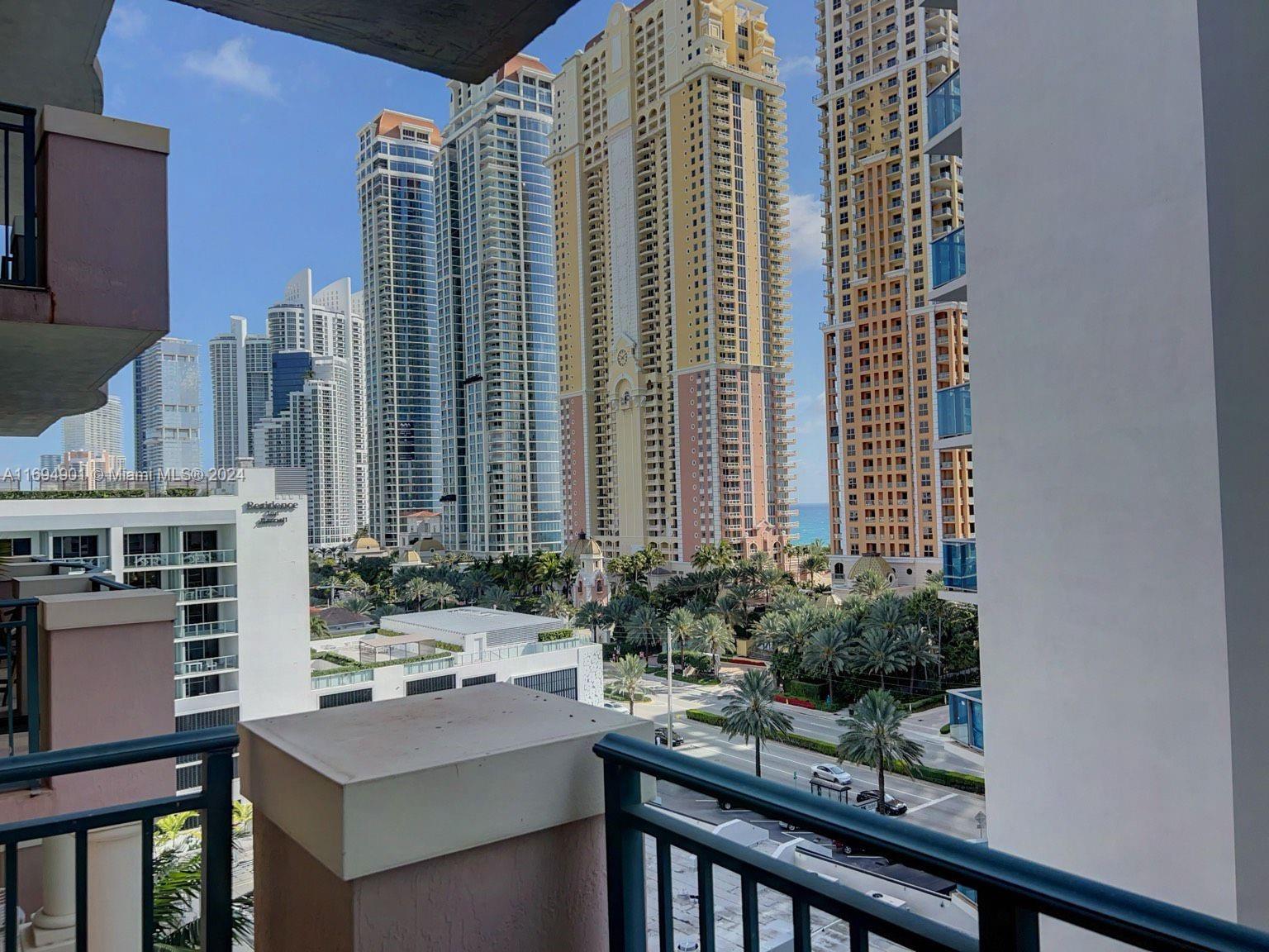 KING DAVID OF SUNNY ISLES - Residential
