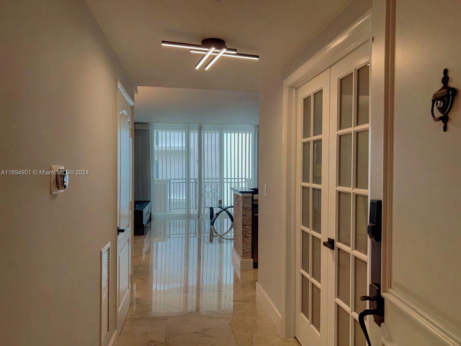 KING DAVID OF SUNNY ISLES - Residential