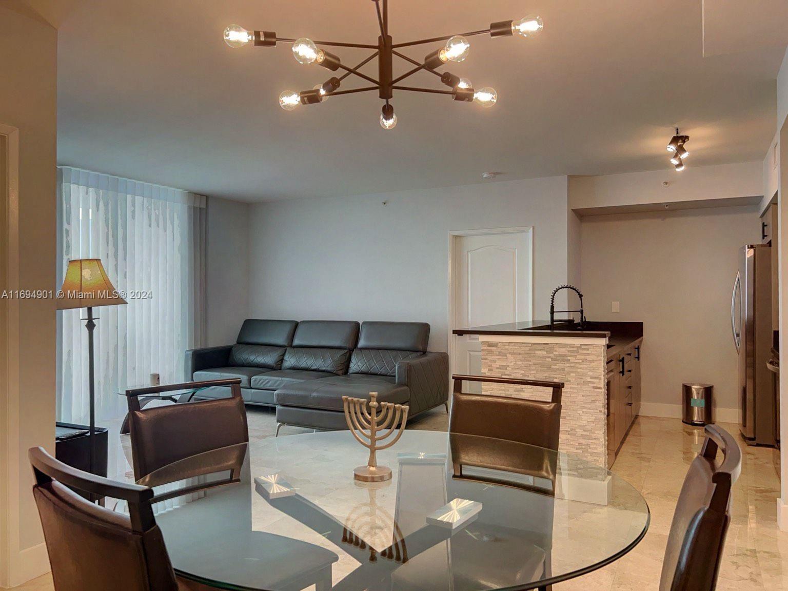 KING DAVID OF SUNNY ISLES - Residential
