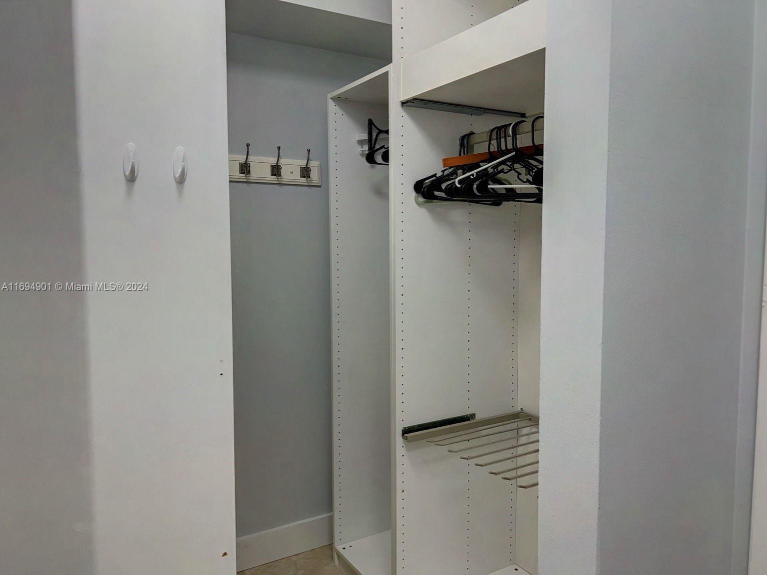 KING DAVID OF SUNNY ISLES - Residential