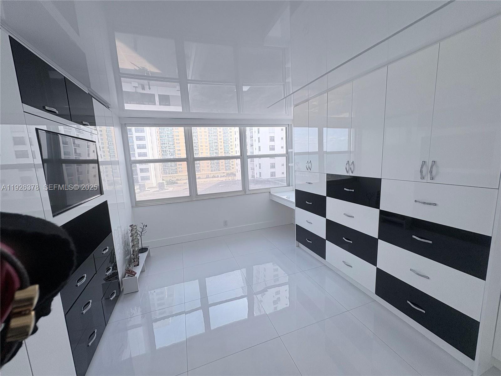 QUADOMAIN TOWER I AND IV - Residential Lease