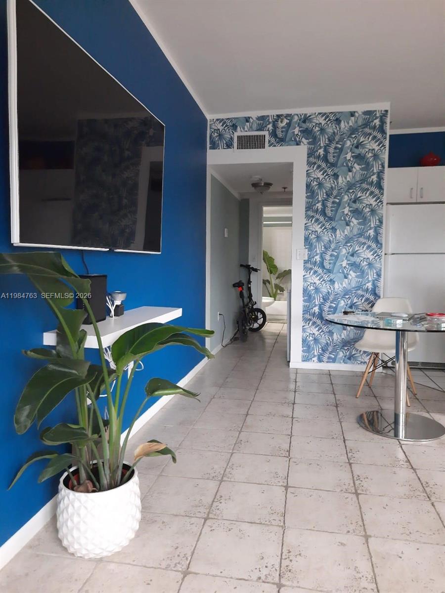 THE ROOSEVELT CONDO - Residential Lease