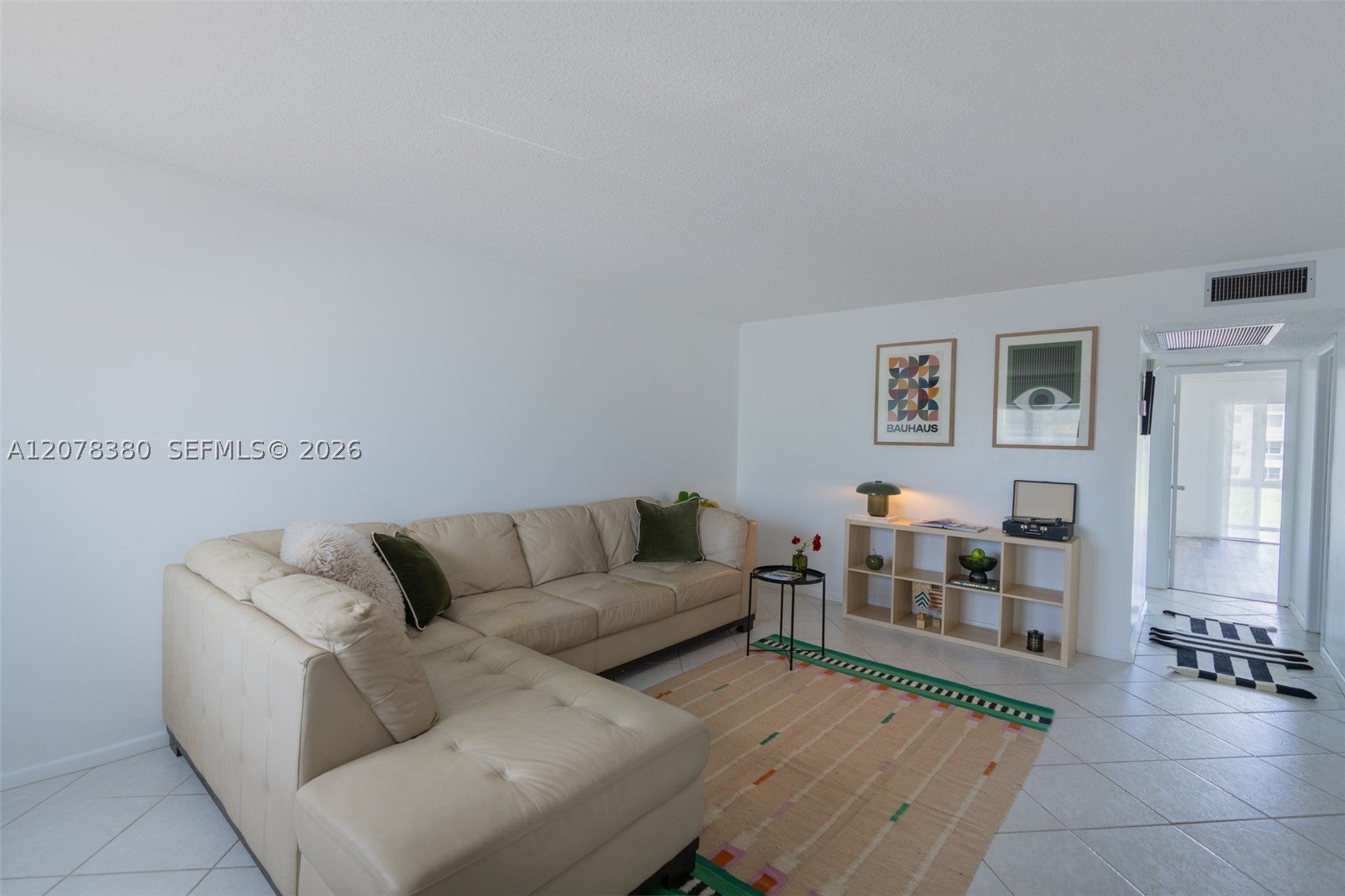 2052 E Harwood E