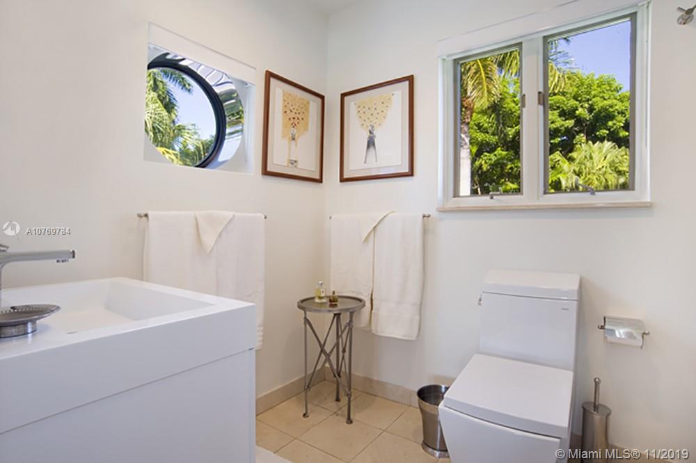 SUNSET ISLANDS-ISLAND NO - Residential