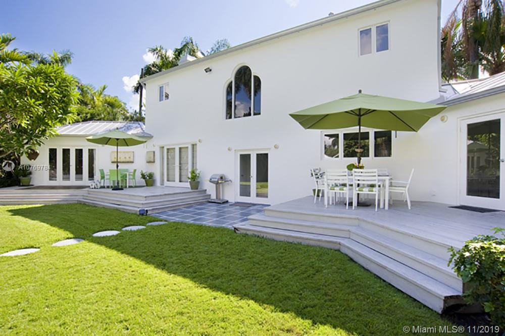 SUNSET ISLANDS-ISLAND NO - Residential