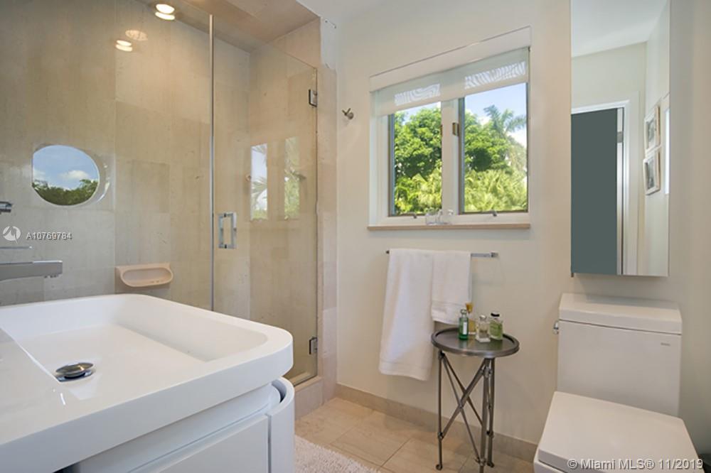 SUNSET ISLANDS-ISLAND NO - Residential