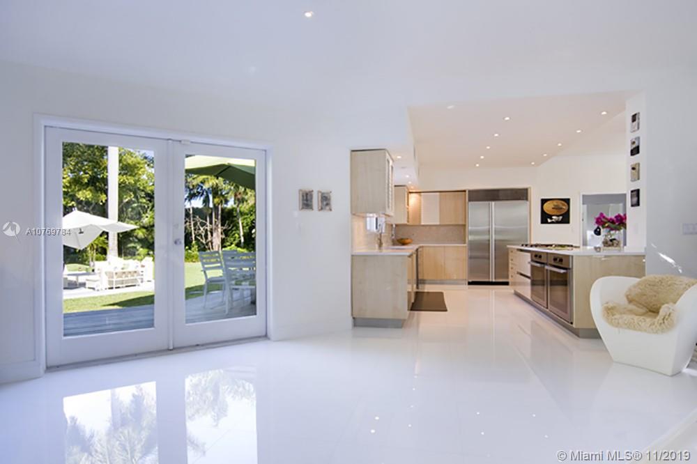 SUNSET ISLANDS-ISLAND NO - Residential