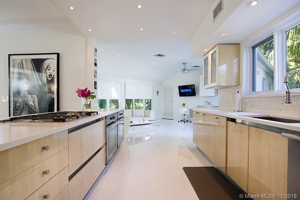 SUNSET ISLANDS-ISLAND NO - Residential